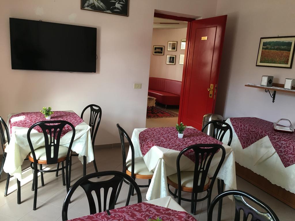 Hotel Facioni Pomezia Extérieur photo
