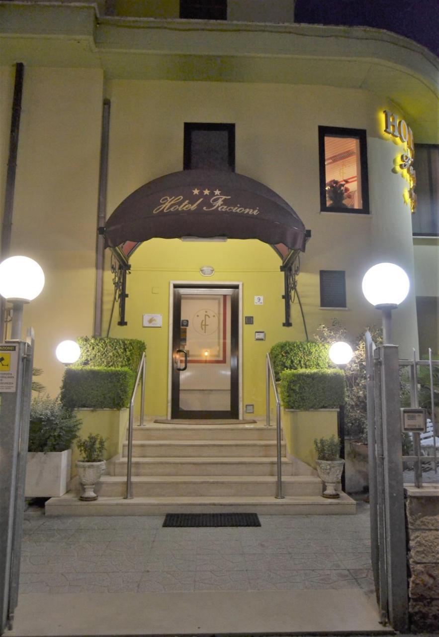 Hotel Facioni Pomezia Extérieur photo