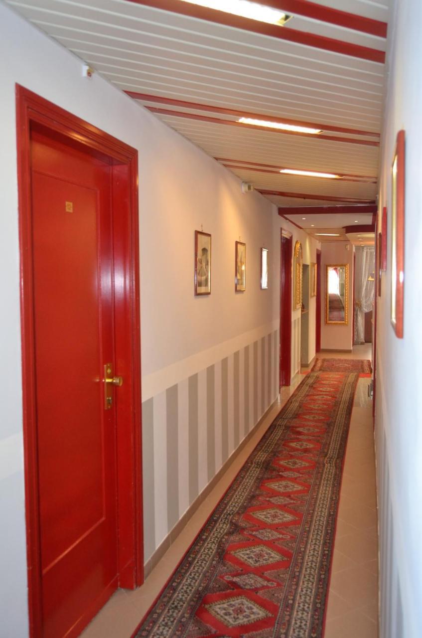 Hotel Facioni Pomezia Extérieur photo