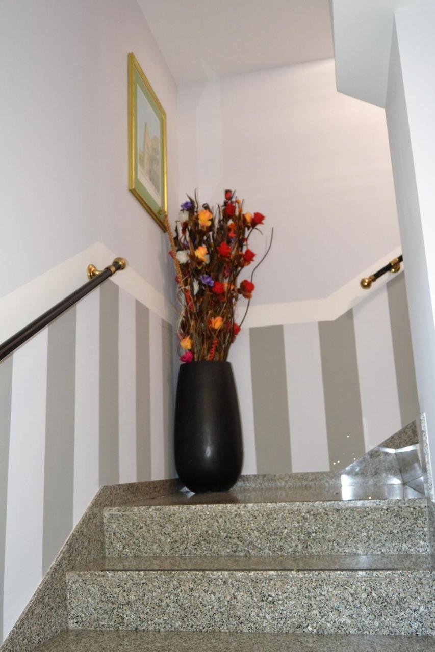 Hotel Facioni Pomezia Extérieur photo